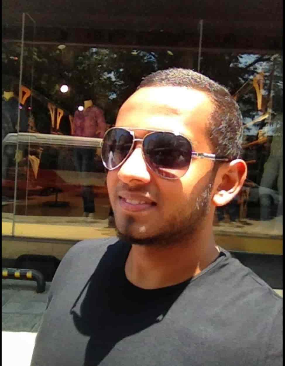 Zumry Profile Photo